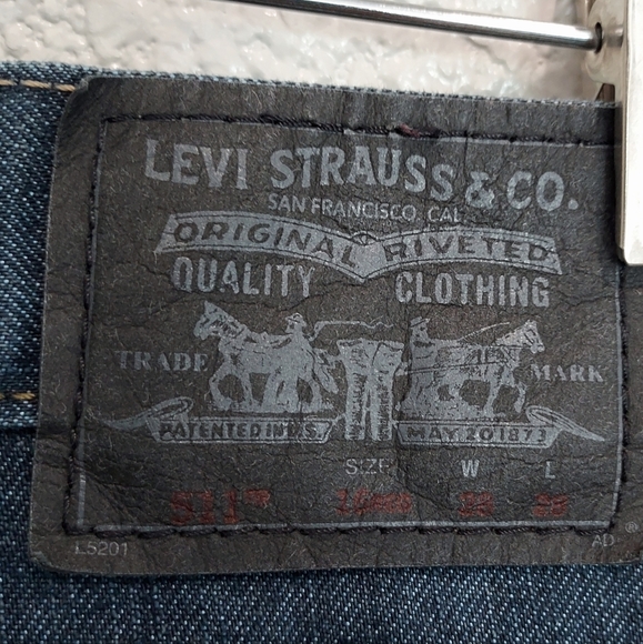 Levi's 511 Dark Wash Slim Fit Size 28 x 28 - Picture 9 of 11